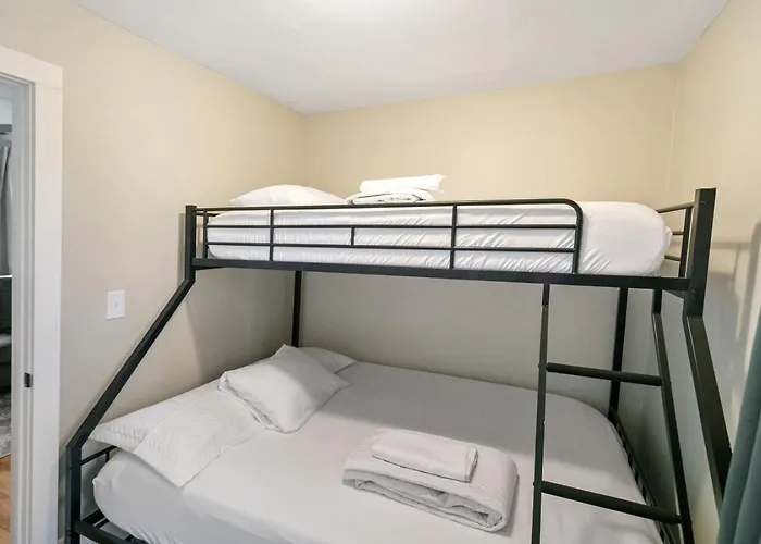 Cozy Spot In Heart Of Near Naval Base Apartamento Libertyville