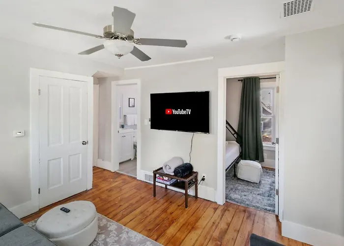 Cozy Spot In Heart Of Near Naval Base Apartamento *